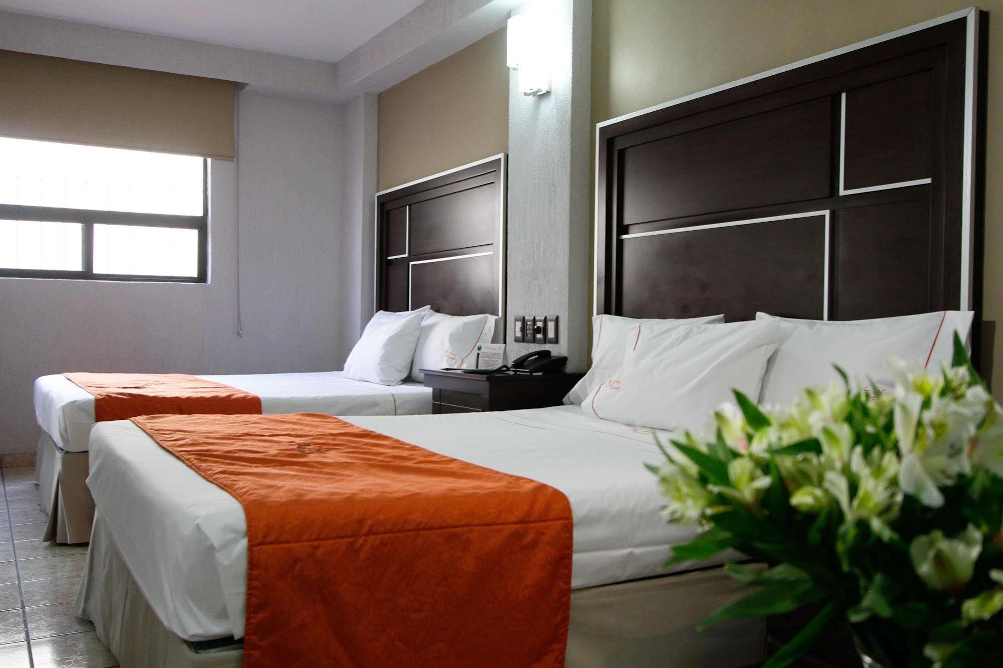 Hotel Estadio Гуадалахара Екстериор снимка